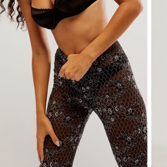 FREE PEOPLE FRENCH KISS LACE LEGGINGS BLACK WHITE SMALL - Picture 4 of 6